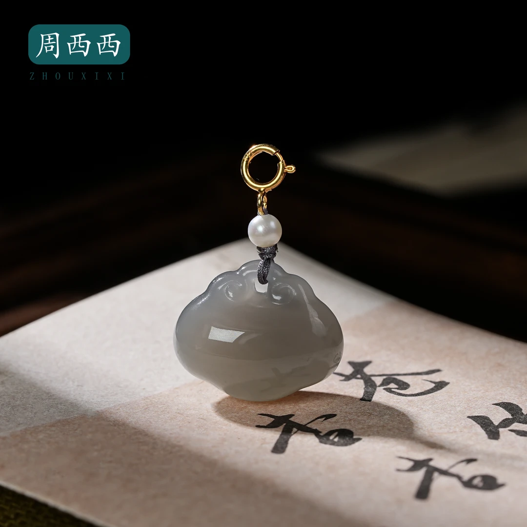 周西西精美珠宝和田玉烟紫锁包吊坠1.5*1.8*1cm多样性发货18645