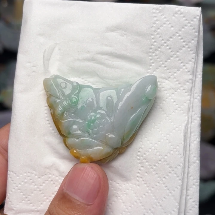 翡翠未镶嵌颈饰吊坠