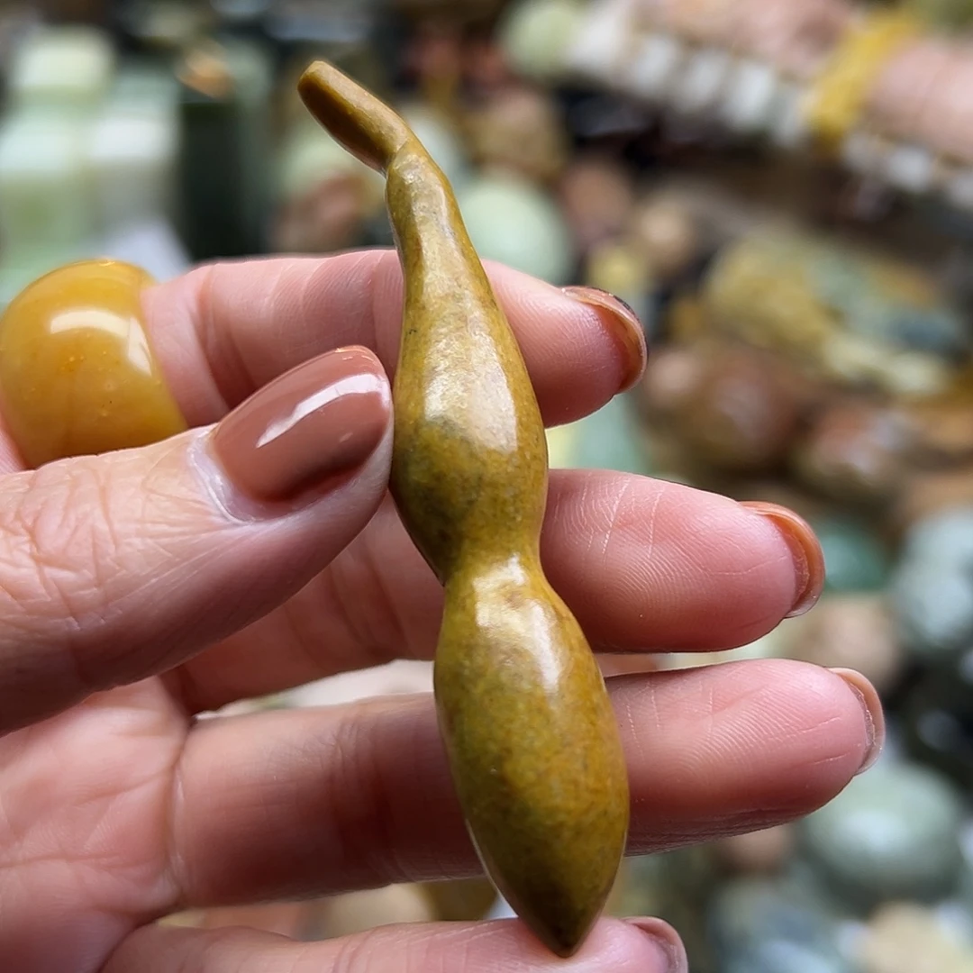 岫岩河磨玉（透闪石质玉）未镶嵌颈饰河磨玉葫芦