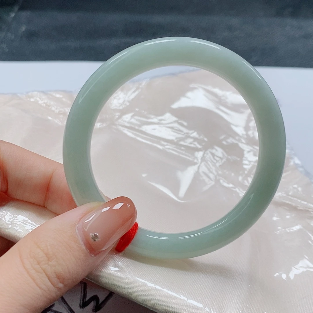 【闪购商品】未镶嵌手镯（圆镯）翡翠472号