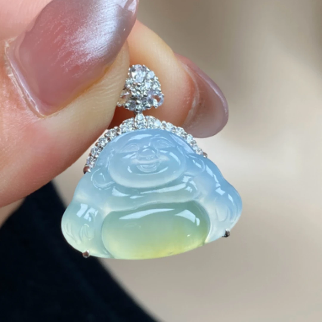 18k金镶嵌天然翡翠肚里藏金佛公