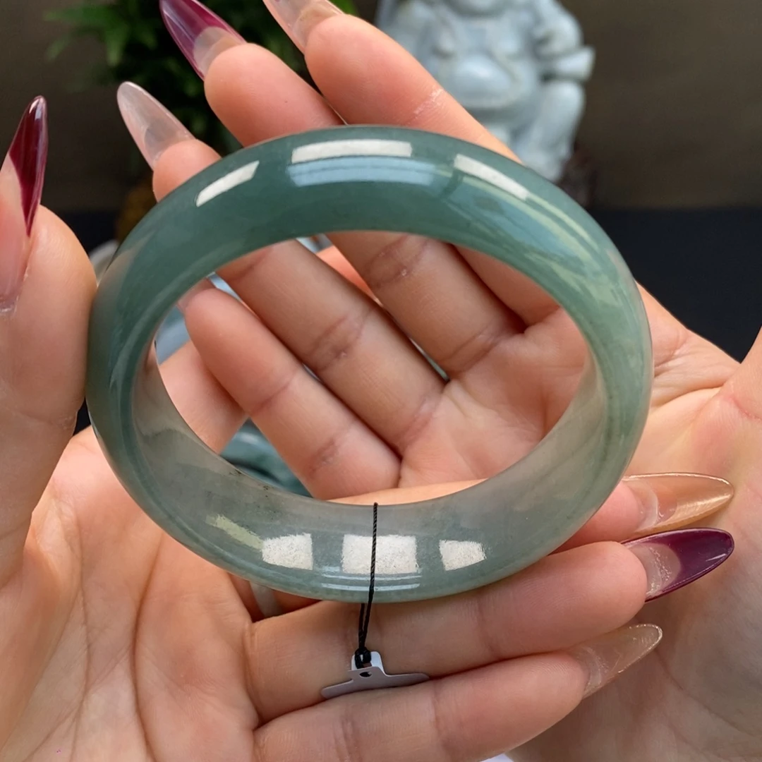 翡翠手镯未镶嵌天然