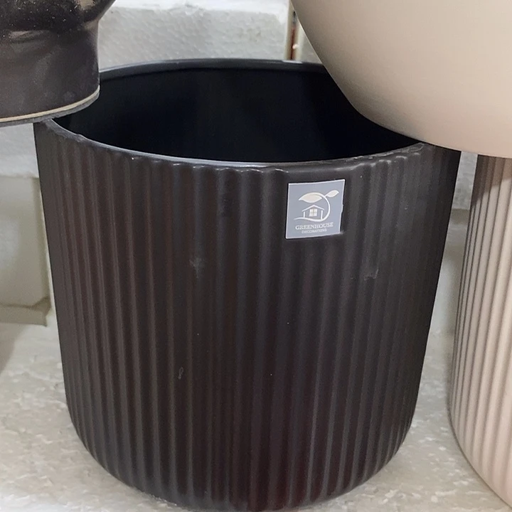 陶盆有孔 瑕疵针孔漏釉介意勿拍外口 23外高21