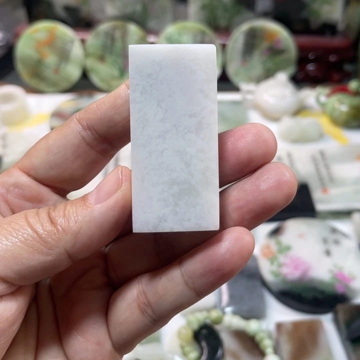 独山玉未镶嵌颈饰