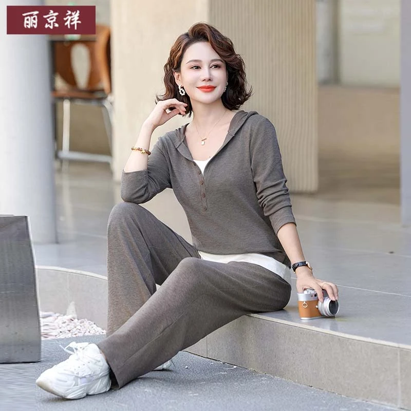 高贵母亲衣服洋气上档次70后女装中老年女时尚妈妈运动套装两件套