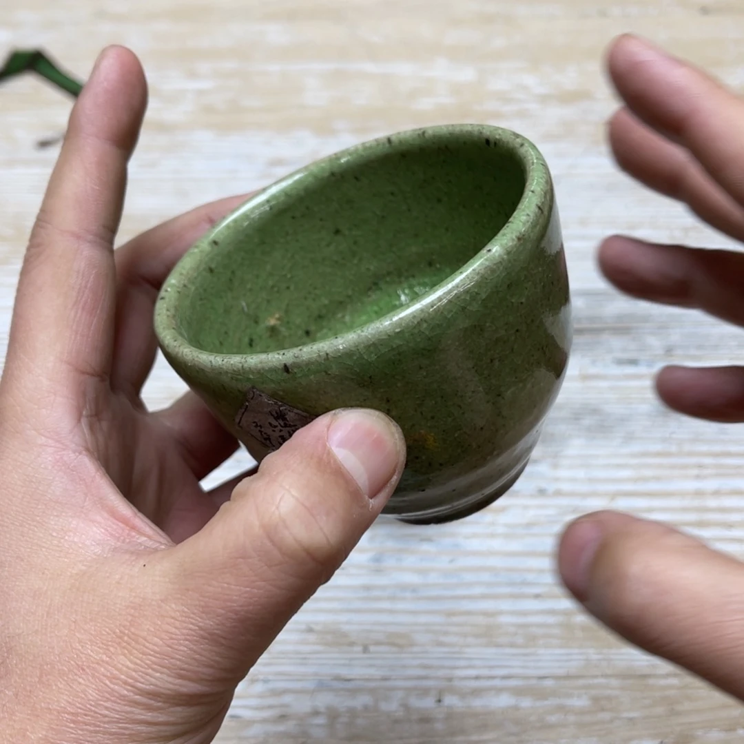 瓷片用****0密密麻麻地排列着一个