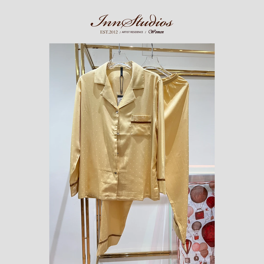 Innstudios 金色波点睡衣套装