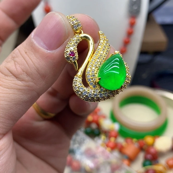 翡翠颈饰未镶嵌吊坠规格