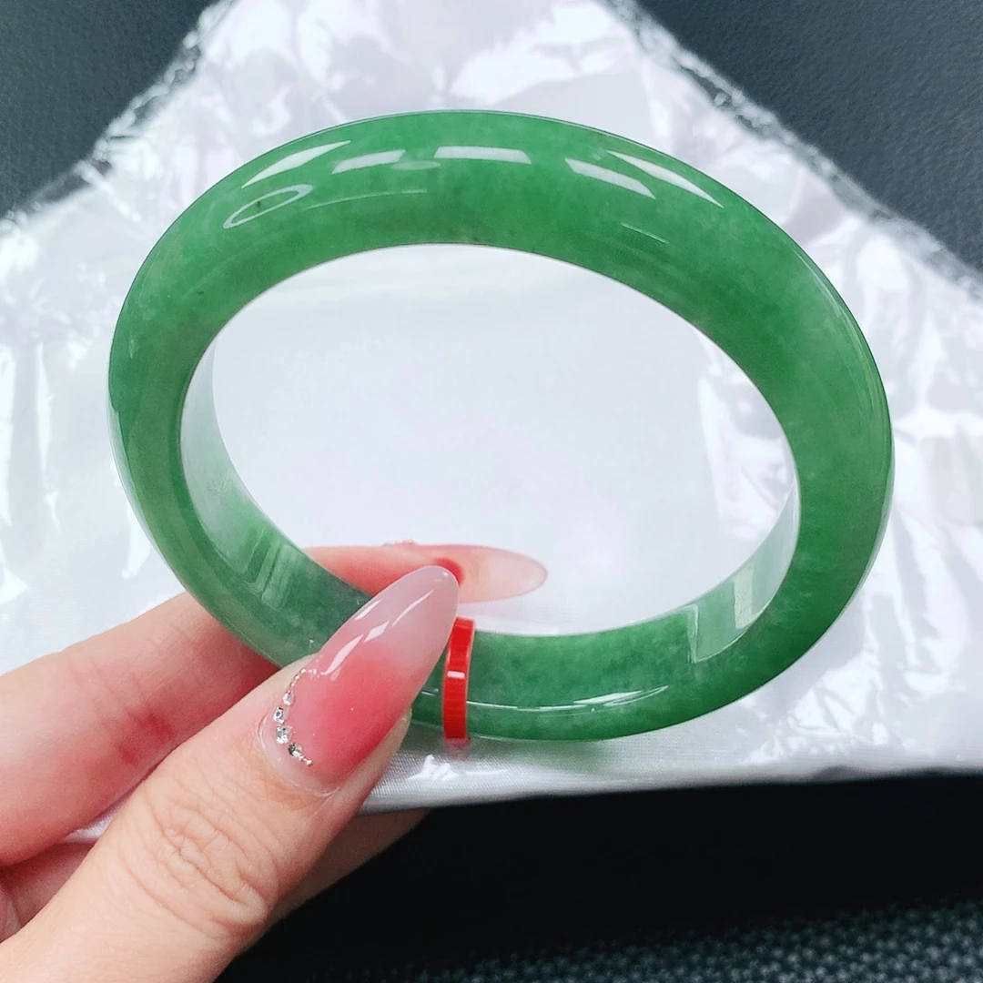 翡翠手镯未镶嵌58圈