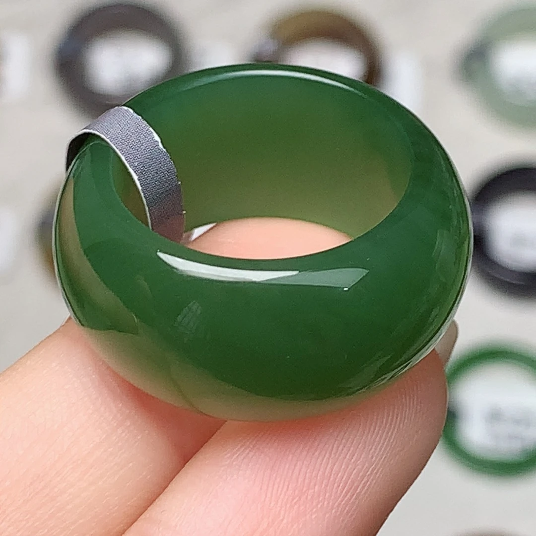 未镶嵌戒指和田玉