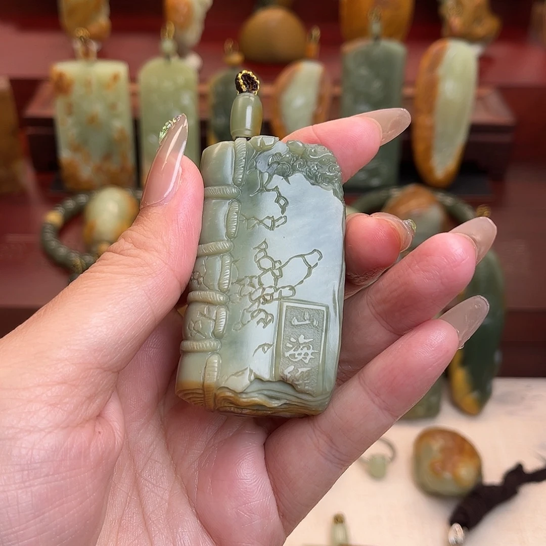 一***毛岫岩河磨玉（透闪石质玉）未镶嵌颈饰