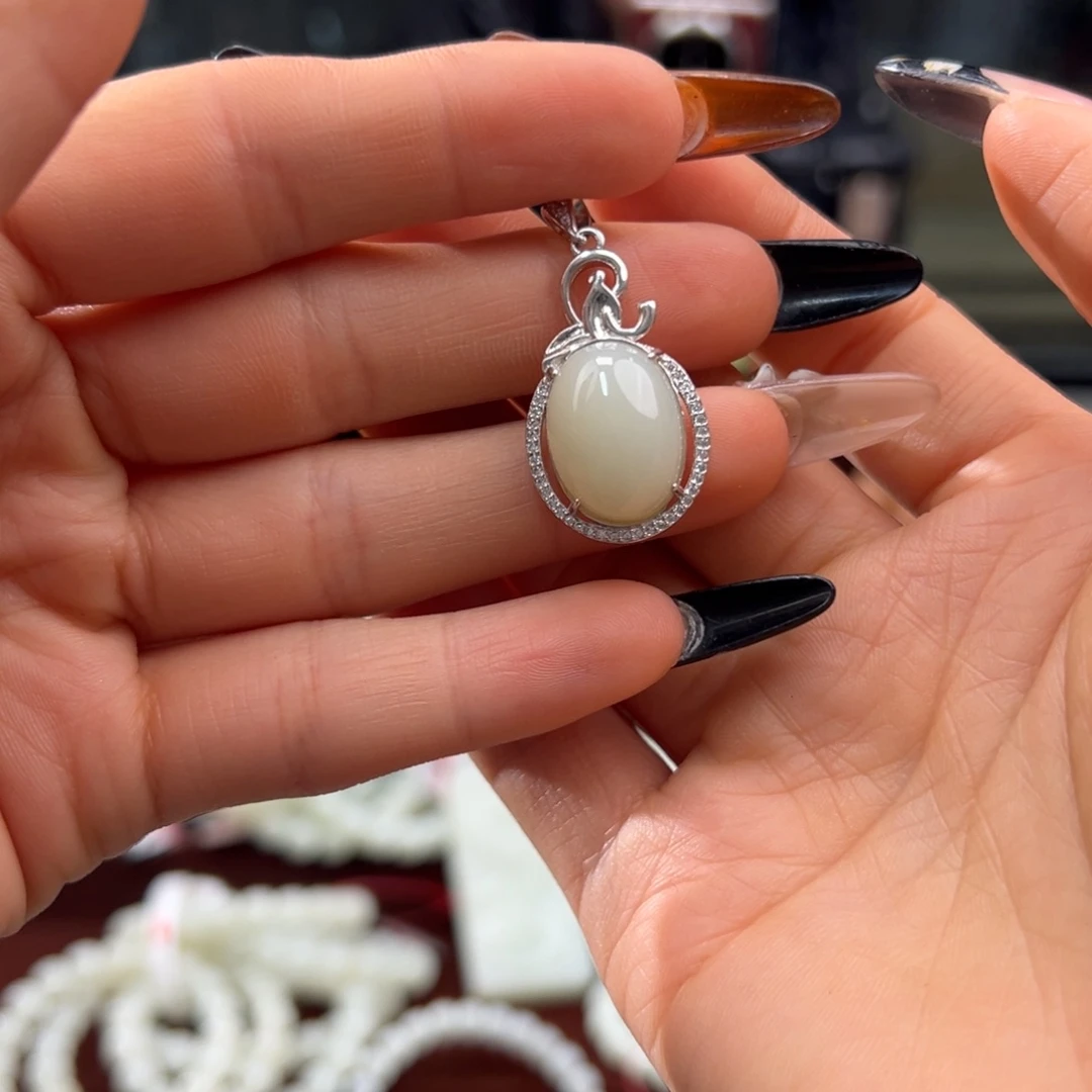 和田玉银S925镶嵌颈饰