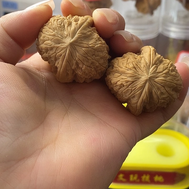 文玩核桃吊坠暴雪38