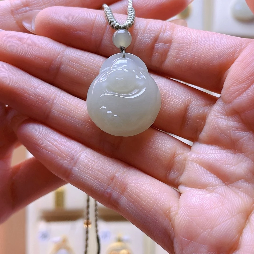 和田玉吊坠(赠链)未镶嵌彩*?