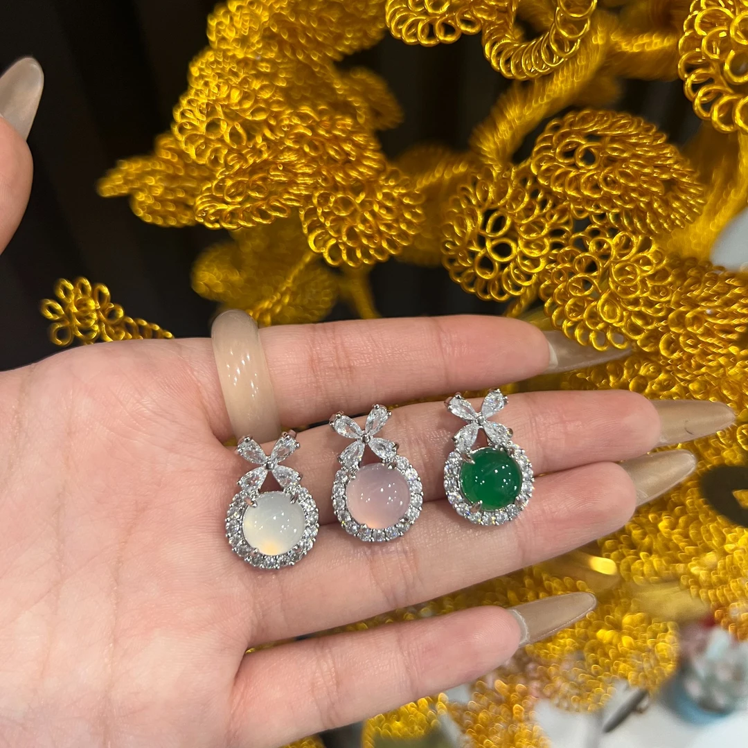 天然宝石玛瑙玉髓在逃公主镶嵌吊坠（随性发一）