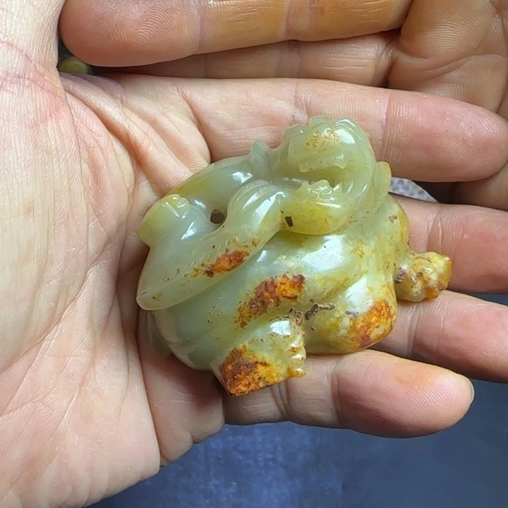 玉***间和田玉未镶嵌挂件