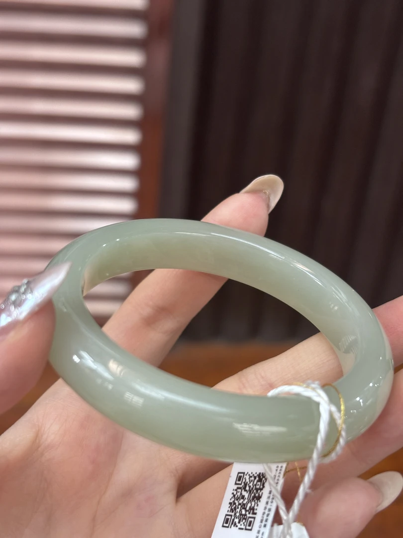 062409WT和田玉青海料晴水手镯圈口56克重54.8g