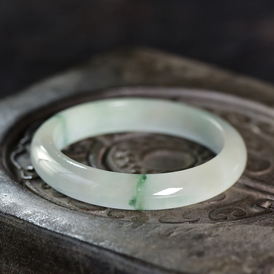 时尚大女王冰透女款精美美人镯多样性发其一