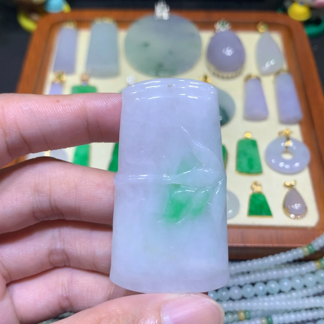 吊坠(不含链)未镶嵌翡翠