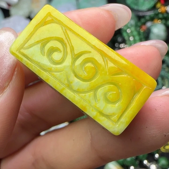 翡翠未镶嵌颈饰天然A货69