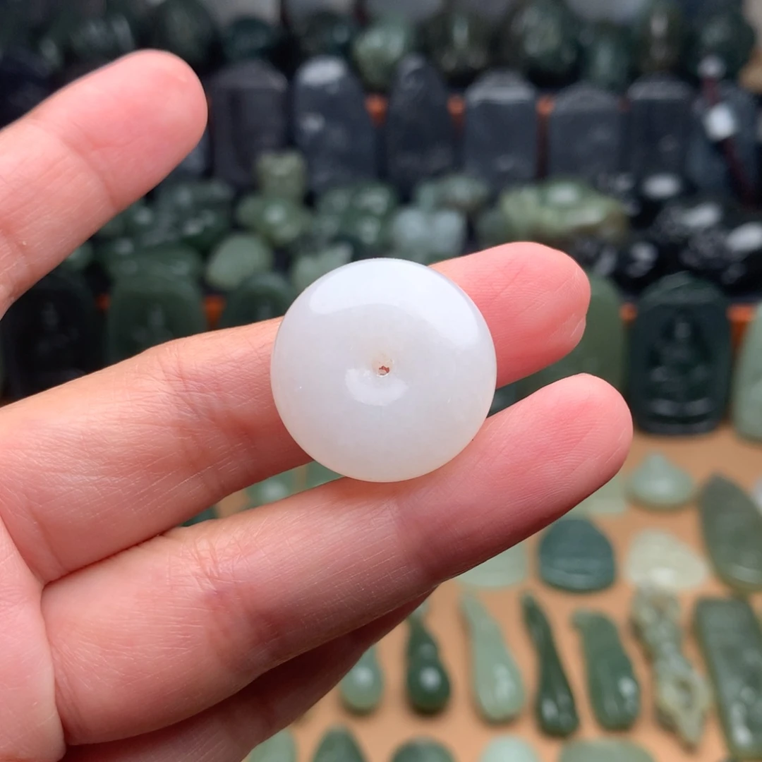 和田玉未镶嵌颈饰挂件23