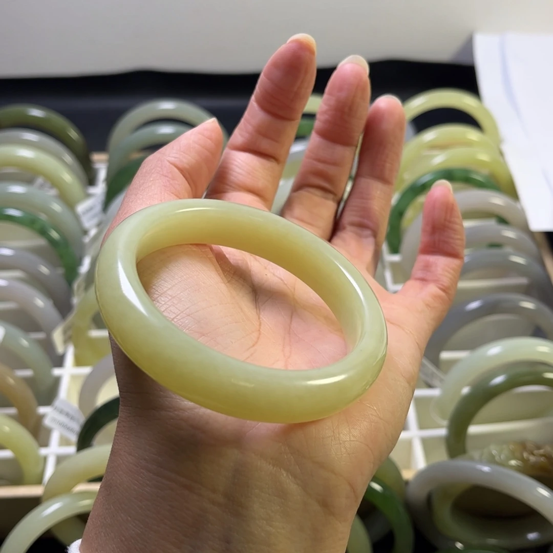 和田玉未镶嵌手镯56.5圈