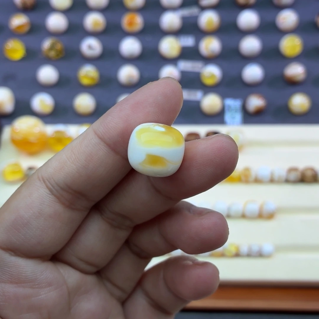 琥珀未镶嵌裸石14.3老型金白