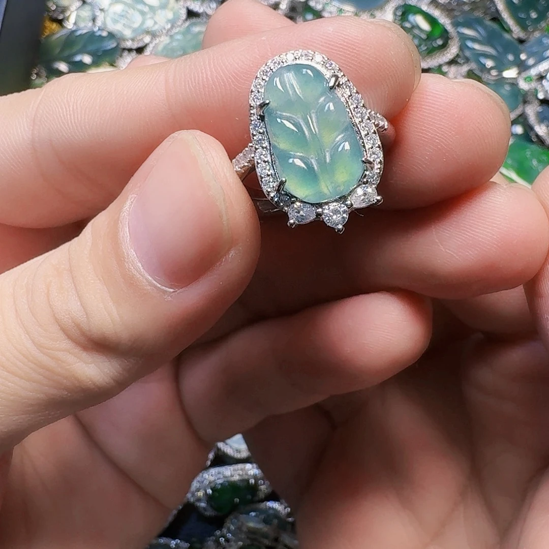 翡翠未镶嵌颈饰天然A货翡翠放漏