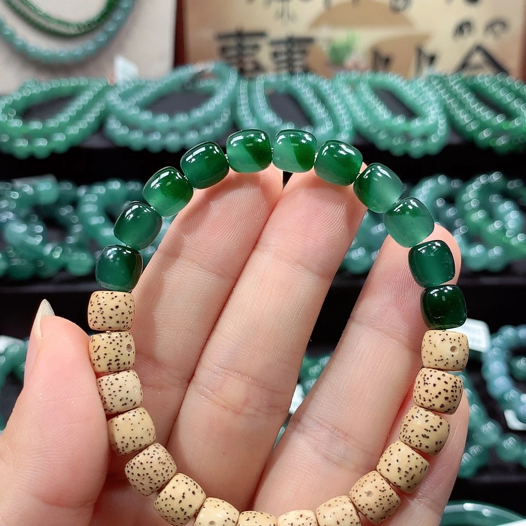 翡翠未镶嵌手链卡7.8