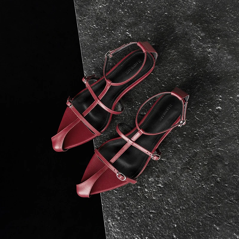 法式尖头平底时装凉鞋女2025夏季新款小众设计十字细带露趾罗马鞋