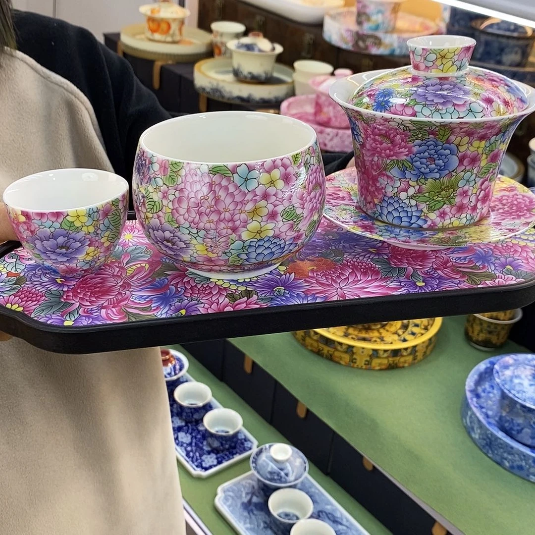 盖碗里的水煮开后放入