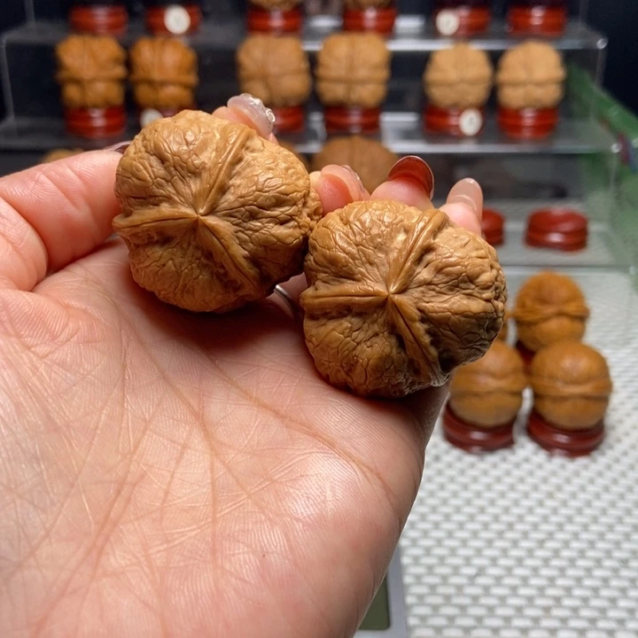 铭***彩把件文玩核桃1糖三角