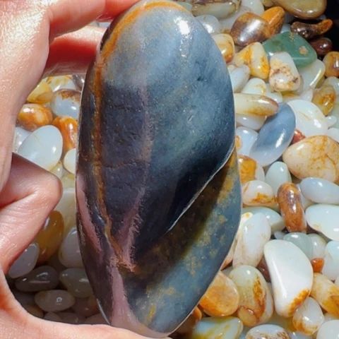 和田玉（糖玉）手链未镶嵌爱****蛋