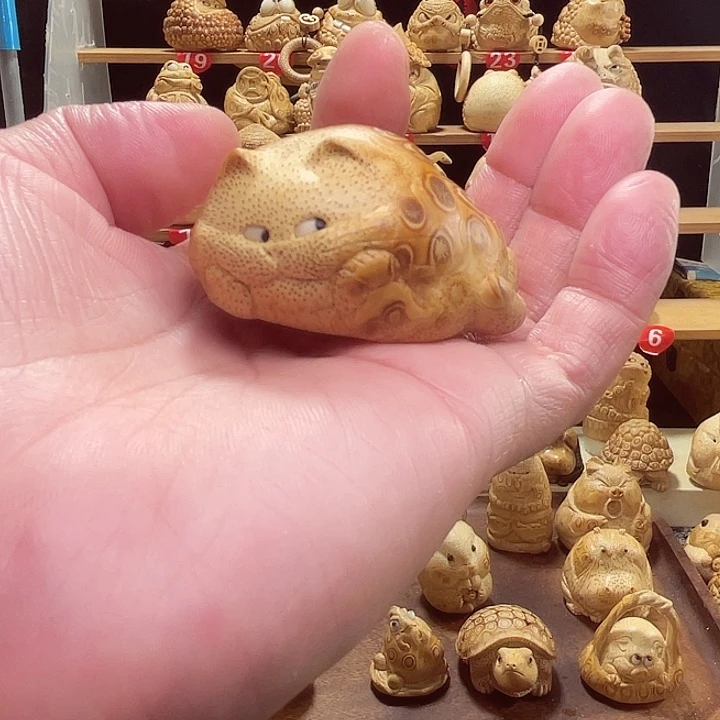 子***苏竹竹根雕猫咪手把件