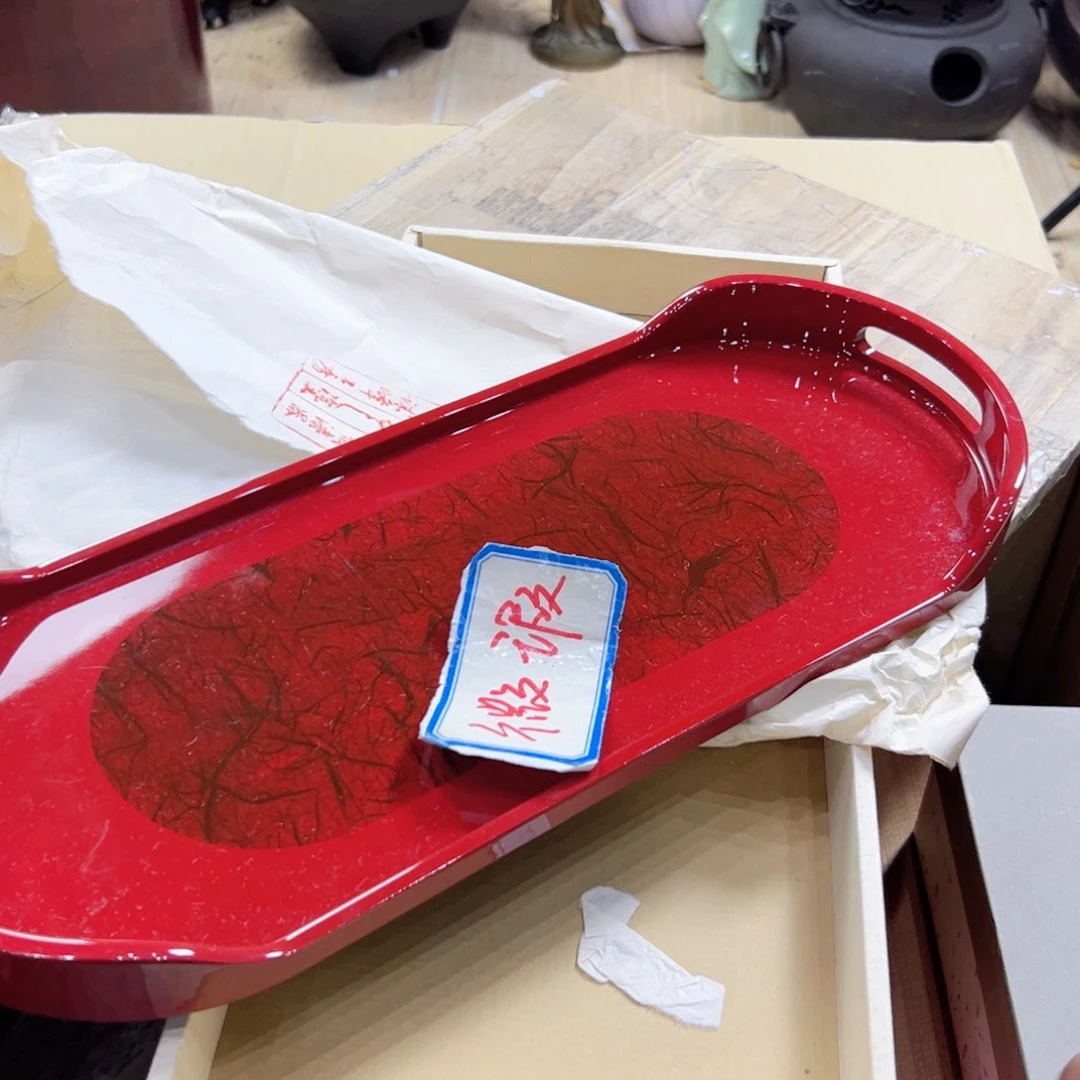 瓷片陶瓷的表面是很细腻透