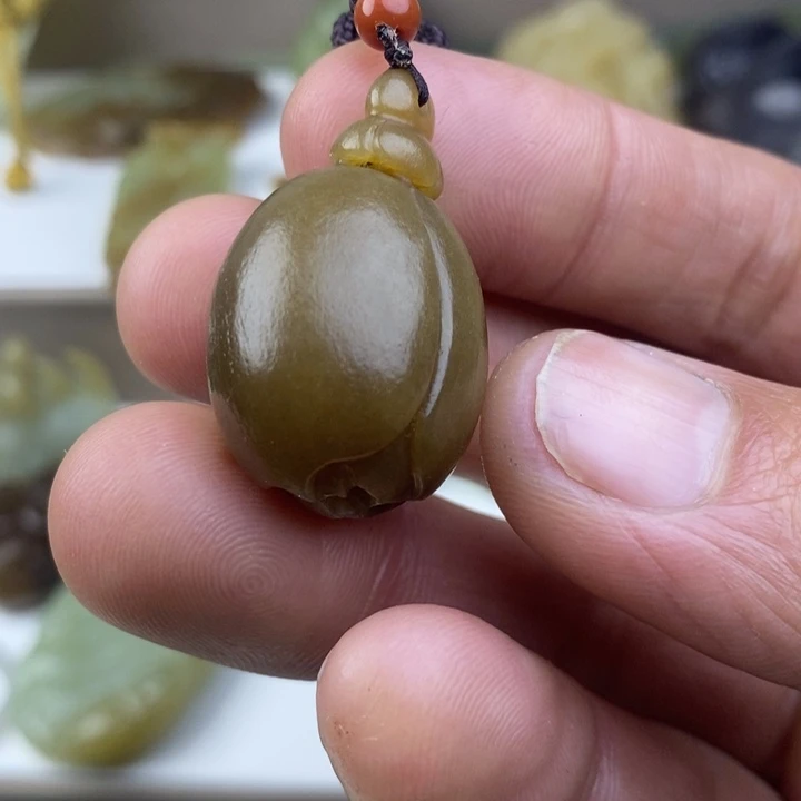 和田玉（糖玉）未镶嵌颈饰