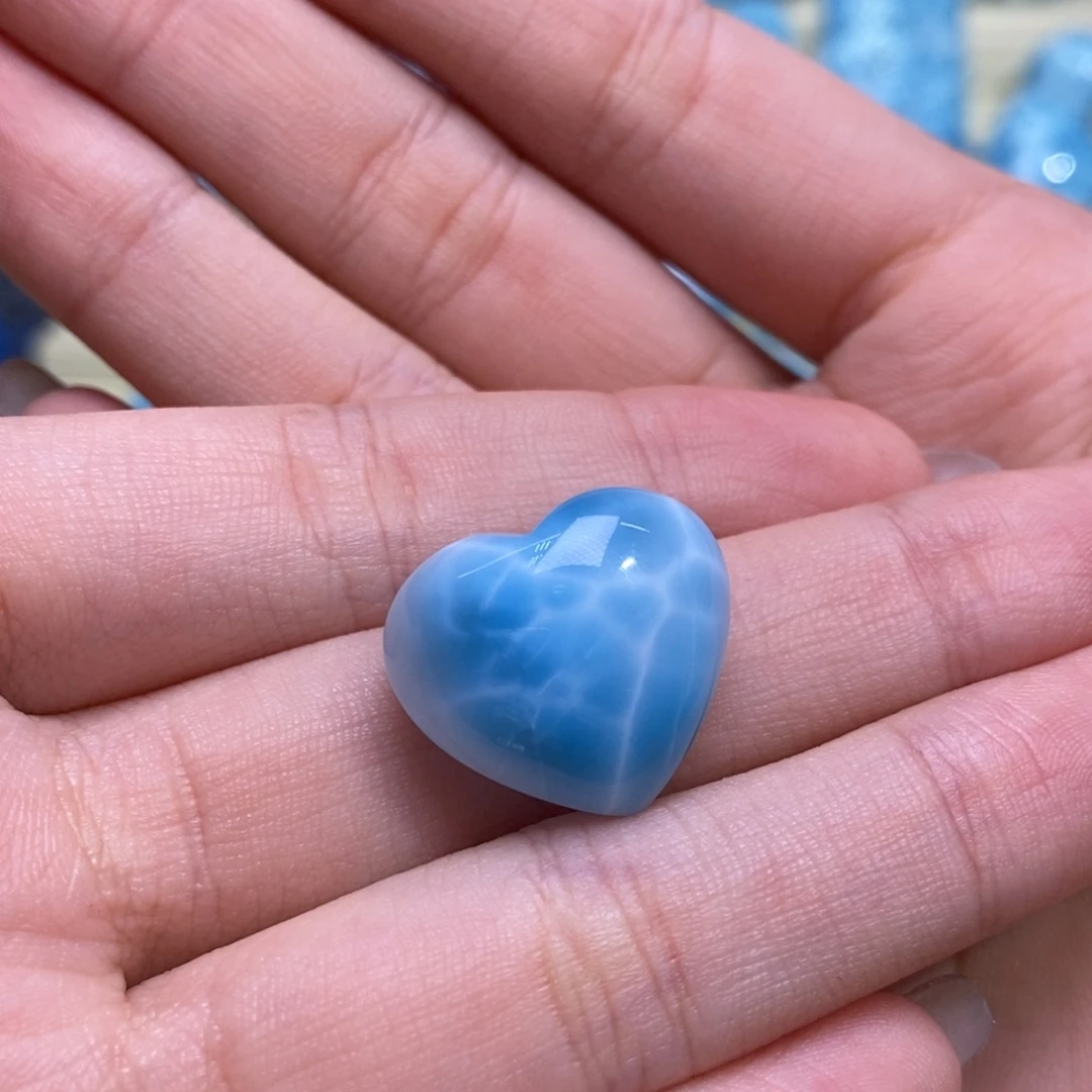 是***呀针钠钙石（海纹石）未镶嵌颈饰