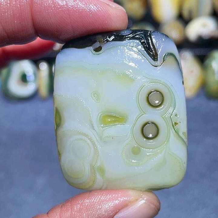 玛瑙/玉髓未镶嵌珠宝奇石