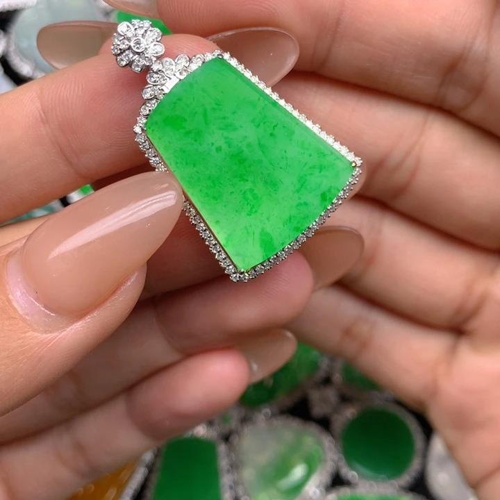翡翠18K金镶嵌吊坠(不含链)