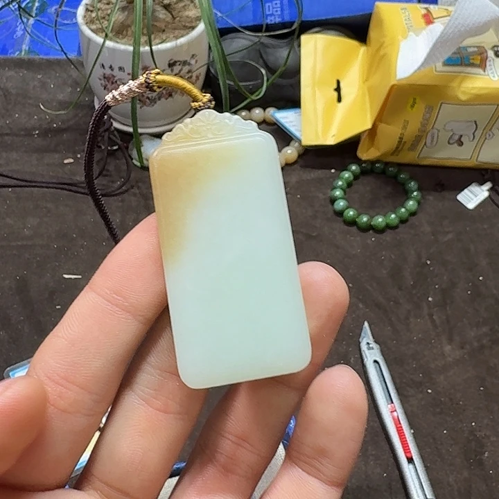 未镶嵌和田玉（糖玉）车挂