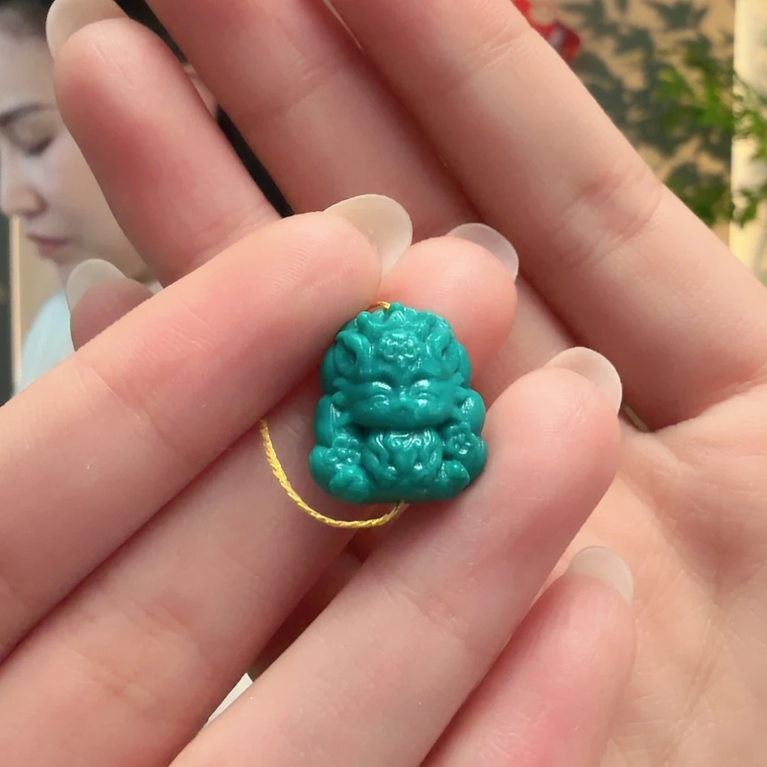 绿松石未镶嵌颈饰