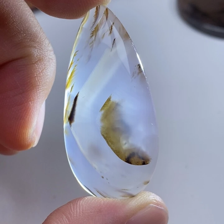 玛瑙/玉髓吊坠未镶嵌飘****?