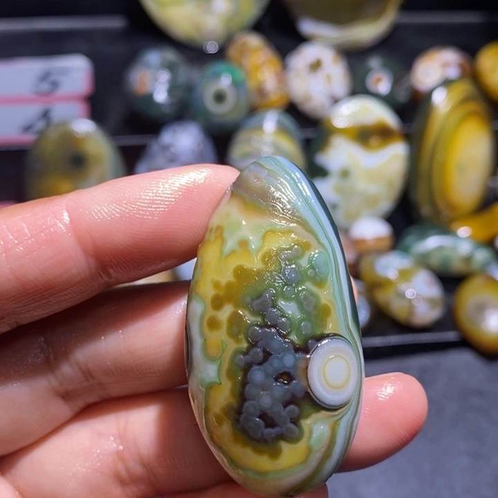 玛瑙/玉髓未镶嵌珠宝奇石43