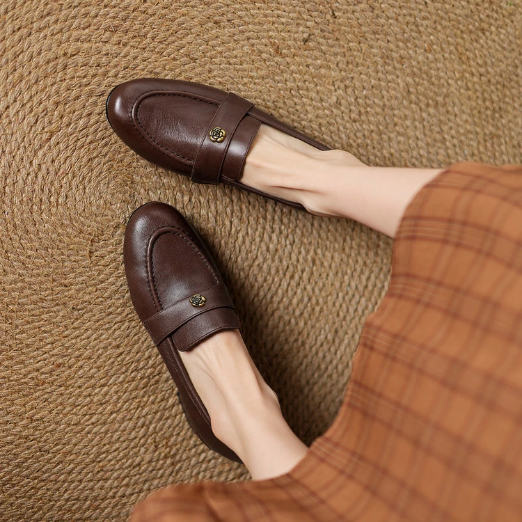 英伦风山茶花小皮鞋女低跟单鞋春秋新款复古真皮圆头一脚蹬乐福鞋