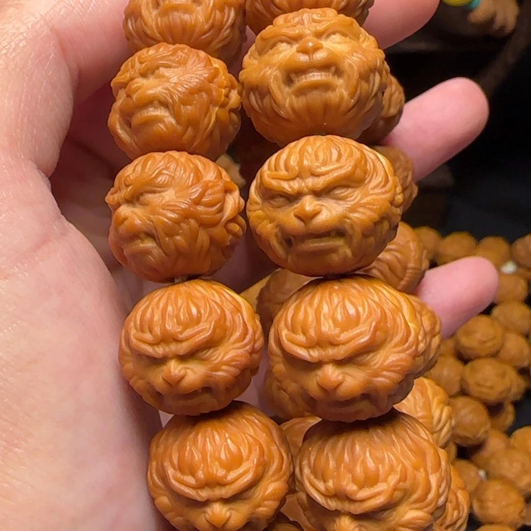 W***。猴头核桃吊坠猴头