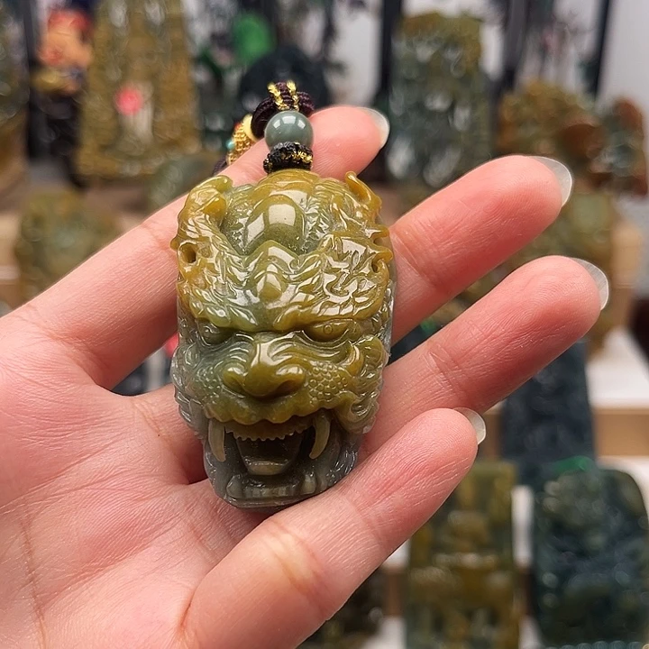 翡翠未镶嵌颈饰天然翡翠a货龙头