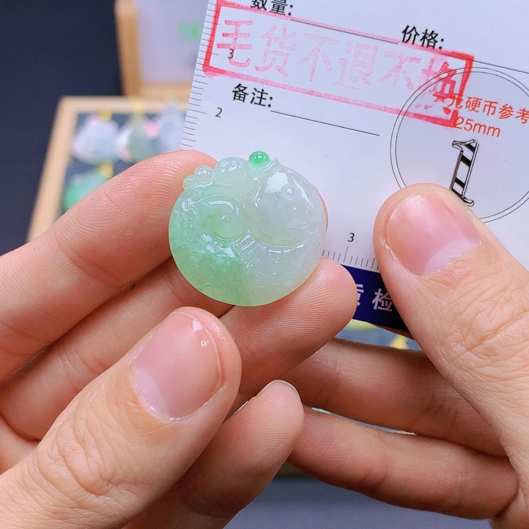 翡翠未镶嵌颈饰翡翠