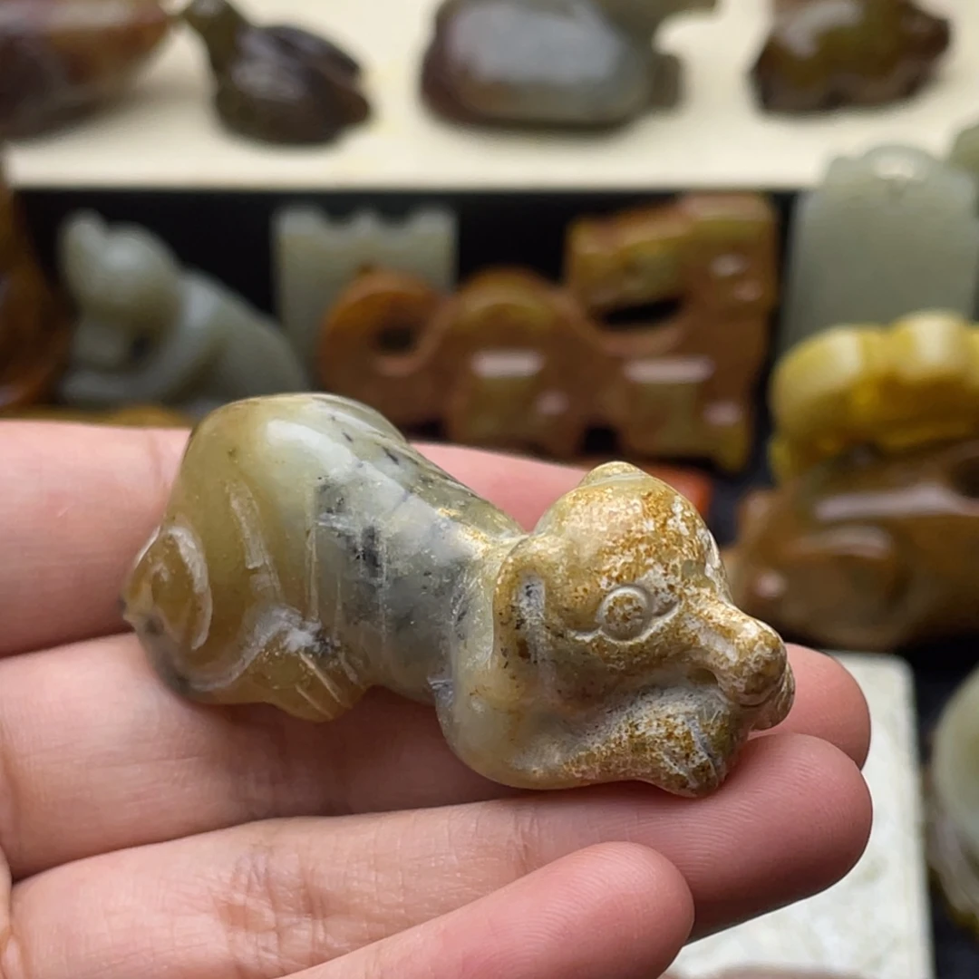 未镶嵌蛇纹石玉颈饰