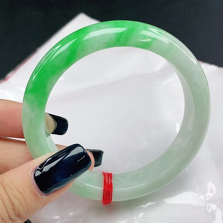 翡翠手镯未镶嵌圈55.8，3403