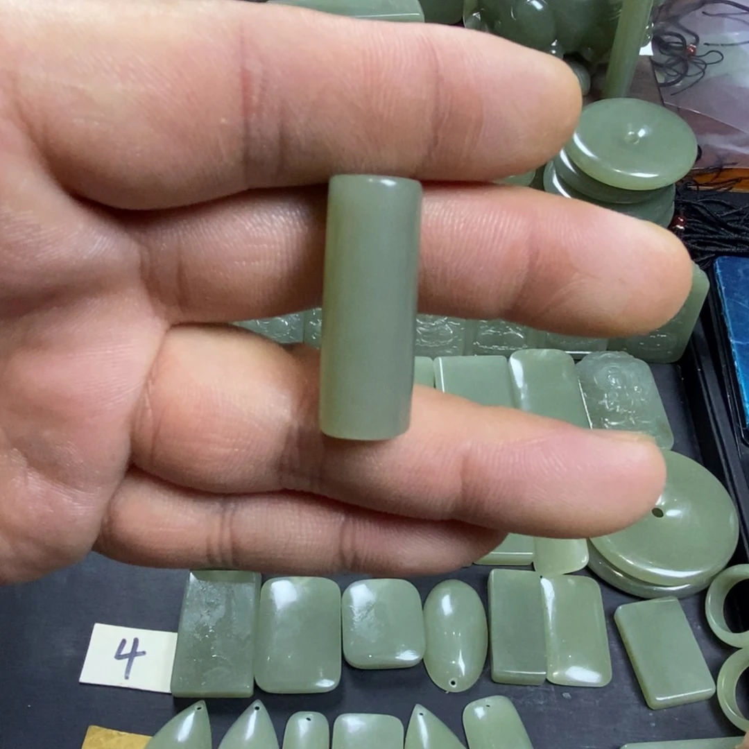 颈饰未镶嵌和田玉青*04